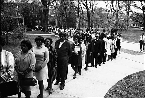 Mourners wait to pay respects to Rev. King.