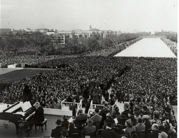 Marian Anderson performance at the Lincoln Memorial.